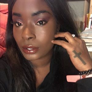 Meet your Posher, Amoi Domonique